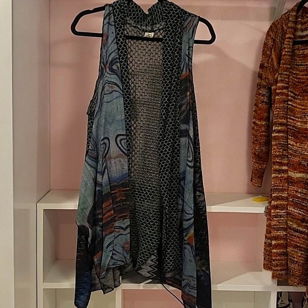 Size L vest peacock colored see-through and tie dye cute tank top and shorts